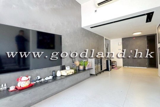 【西贡排屋边位花园别墅放售】现代时尚靓装｜开扬景致屋苑泳池近交通