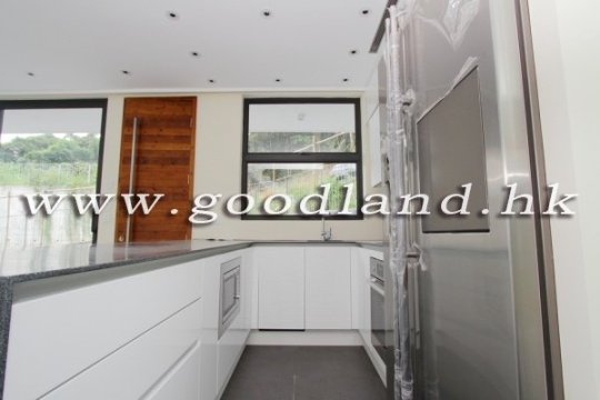 【全獨立巨院可買租】清水灣4房套連超大花園村屋・開放式廚房保養佳