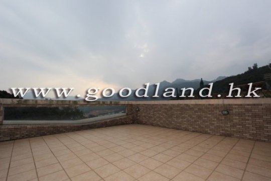 【西貢優質村屋出售】複式設計・開揚綠景
