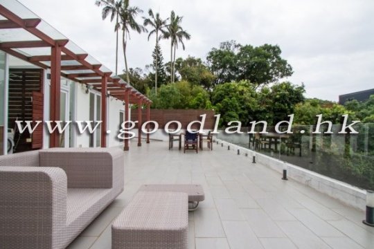 清水灣花園天台實用村屋出售