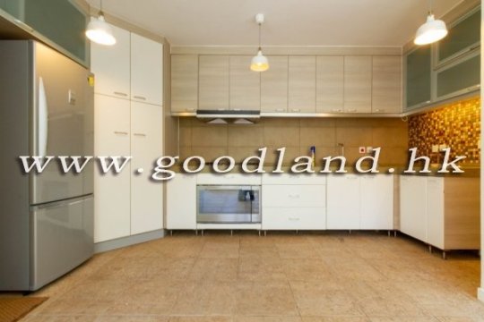 【清水灣品味裝修村屋出售】綠景・實用家庭佈局