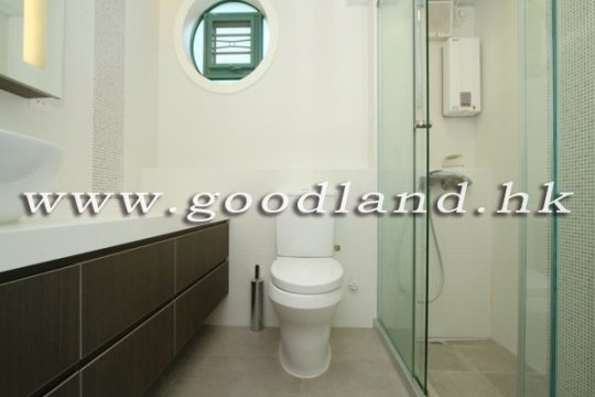 【清水灣海景村屋出售】泊車便利