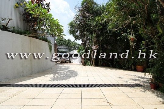 【西貢海景村屋出售】花園・泳池・泊車便利