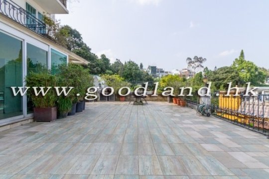 【西貢海景村屋出售】花園・泊車便利・低密度清幽
