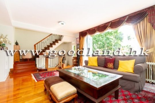 【西貢花園村屋出售】管理完善屋苑・屋苑泳池