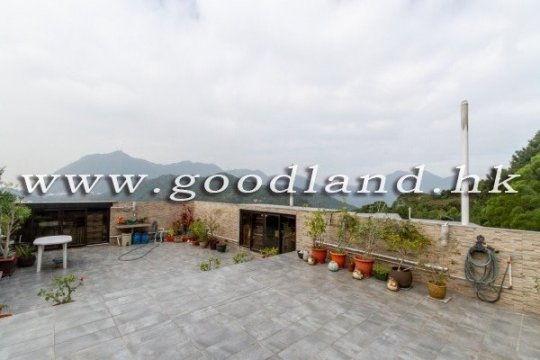 【清水灣花園屋苑住宅出售】天台・交通便利