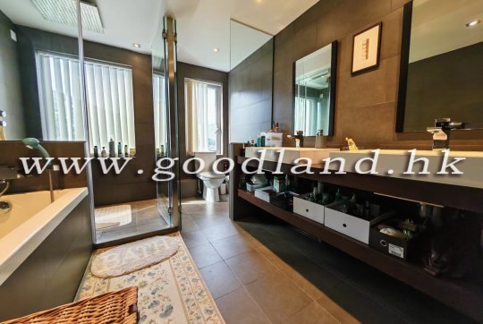 清水湾村屋出售｜豪华靓装・特大草地花园・私人天台・开扬海​​景